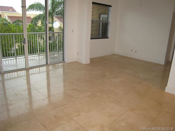5th image of 609 E Sheridan St APT 408