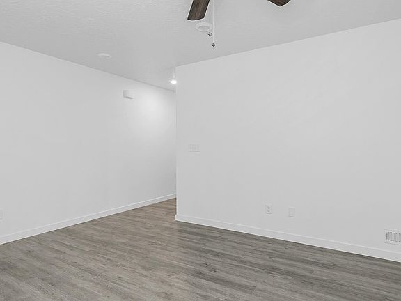 3rd image of 3946 W Ski Hill Ln