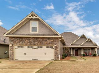 36 Calcite Ln, Pike Road, AL 36064
