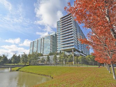 9715 Woods Dr Unit 711, Skokie, IL, 60077