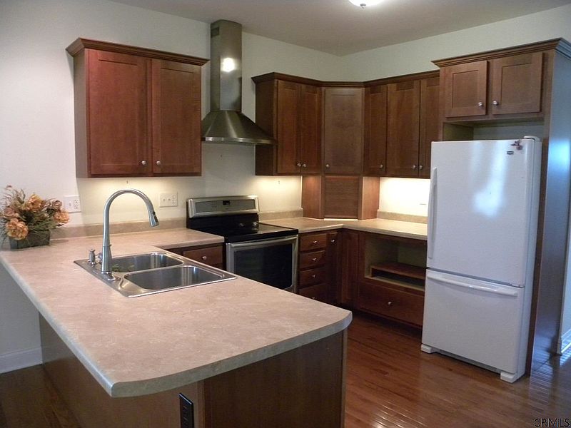 2nd image of 3 BEECH TREE Court