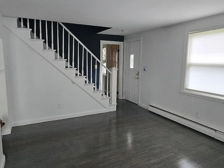 Ruskin Ave — Photo 1