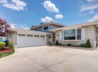 8613 Blue Ridge Ave, Hickory Hills, IL 60457