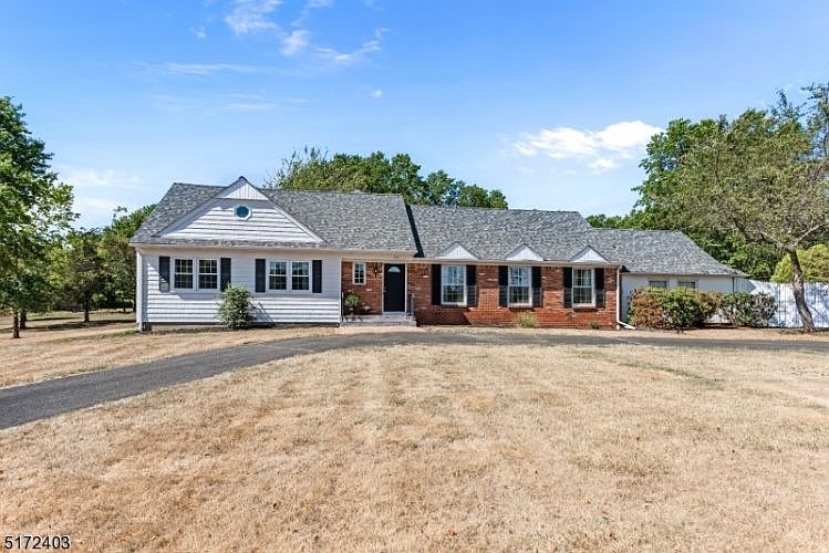 1st image of 213 Carol Jean Way