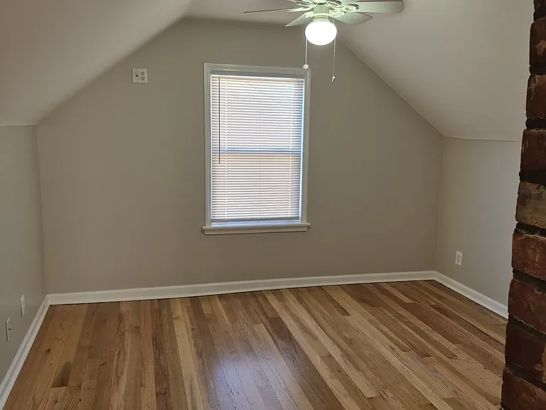 1069 Mulberry St — Photo 13