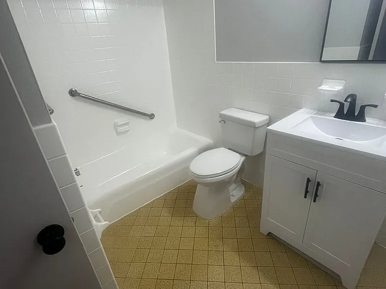139 E Butler Ave — Photo 8