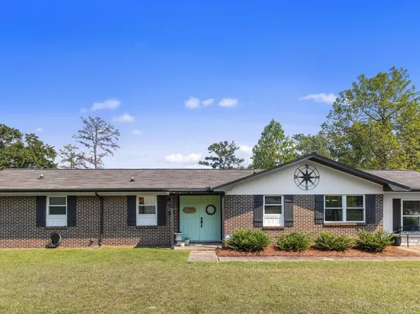 1051 Lakeview St, Abbeville, AL 36310
