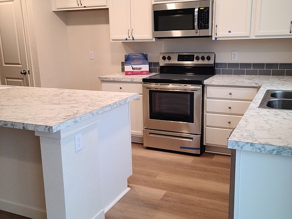 4th image of 11442 W Broadstone St
