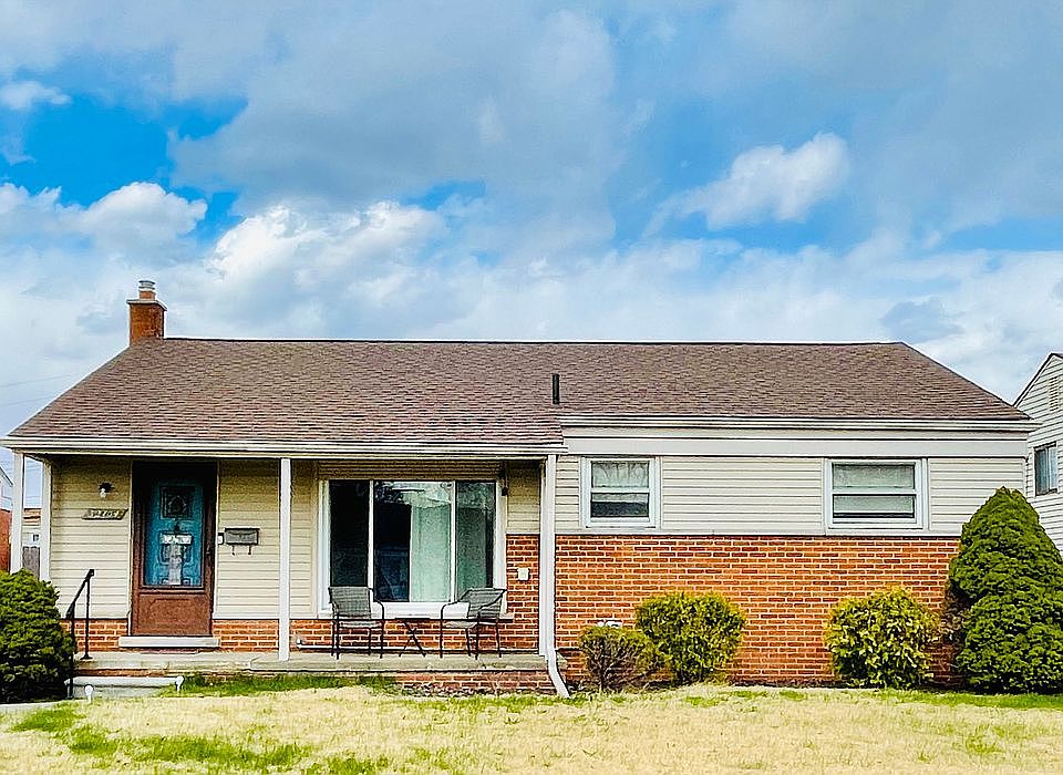 1st image of 32704 Benson Dr