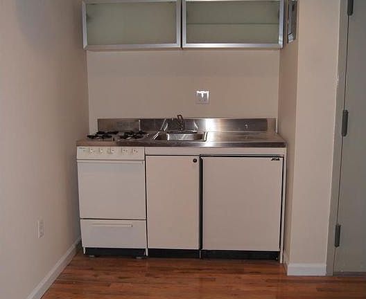 5th image of 297 Bond St #1