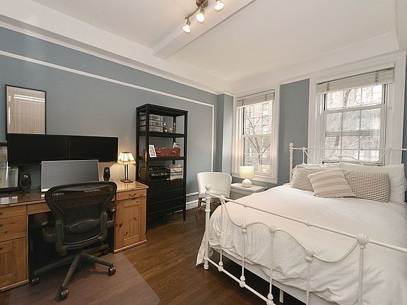 4th image of 105 E 38th St APT 4C