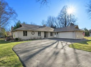 27W583 Meadow Dr, Naperville, IL 60565