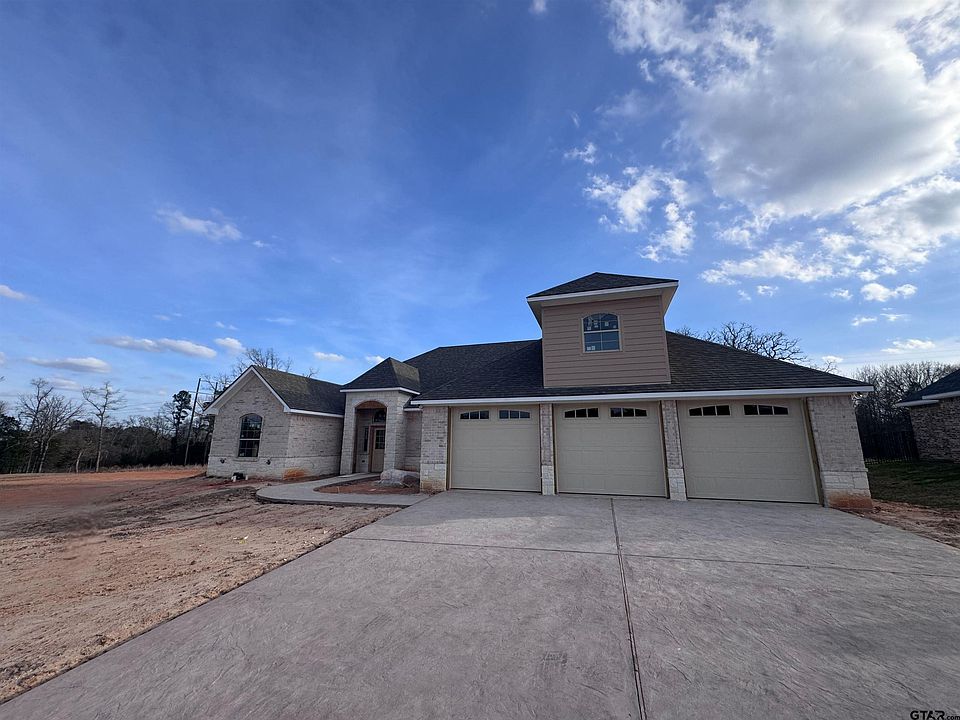2nd image of 1616 Courtland Ln