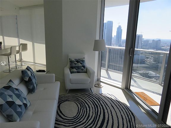 5th image of 488 NE 18th St Unit 3600