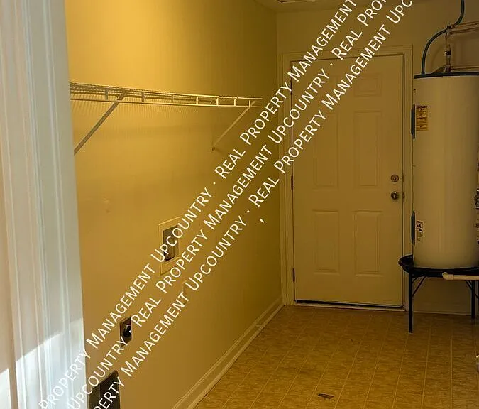 229 Lions Park Rd — Photo 17