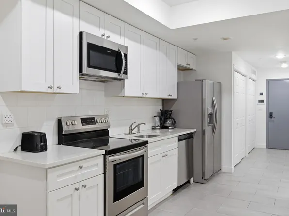 925 N Broad St, Philadelphia, PA