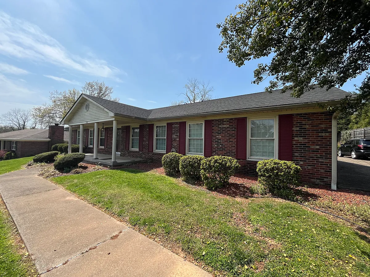 Building Photo - 102 Spalding Ave