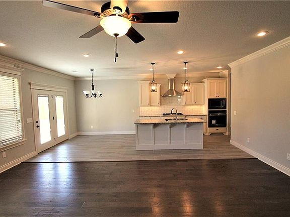 3rd image of 1011 Owen Ln
