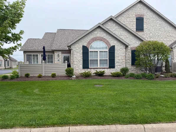 2749 Canterbury Cir, Port Clinton, OH 43452
