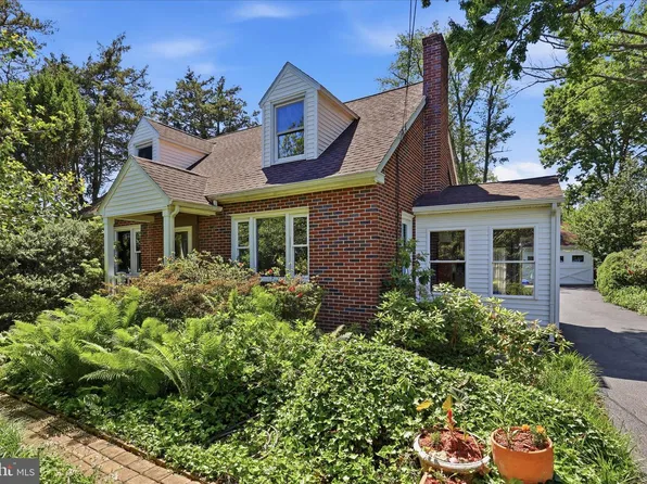 381 Barbara St, Millersville, PA 17551