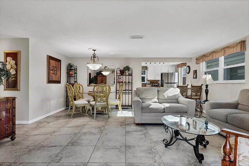 2 bed, 2.0 bath, 1064 sqft, $7,500 — Photo 3