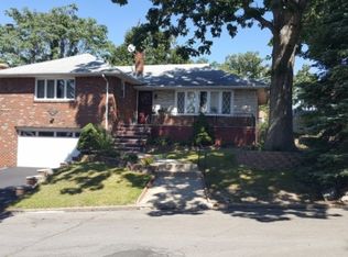 531 Hillcrest Ave, Ridgefield, NJ 07657