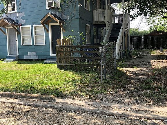 2nd image of 827 1st Ave N