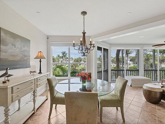 4th image of 805 S Harbor Dr