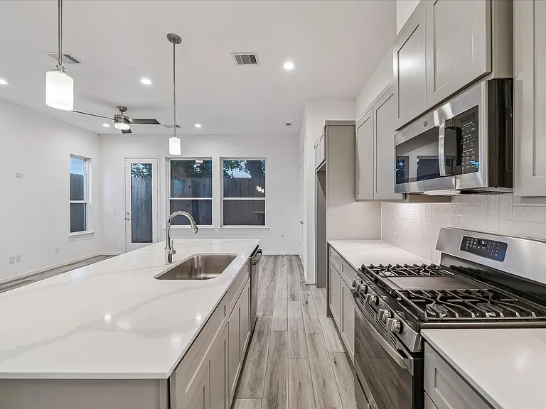 1524 Ojeman Rd #D — Photo 11