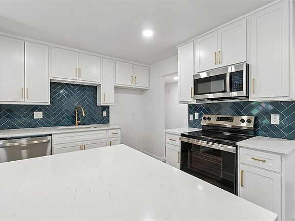 3rd image of 208 N English Dr