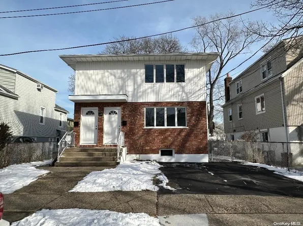 62 Graywood Road, Port Washington, NY 11050