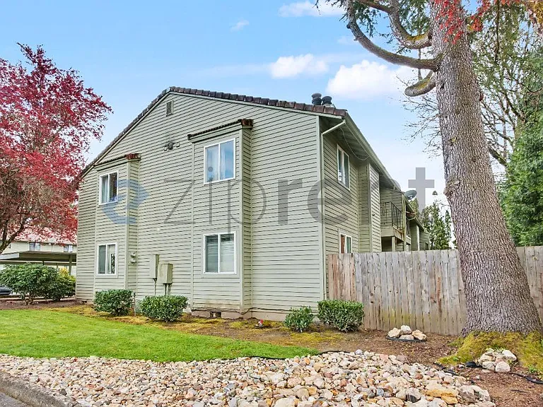 5160 SW 180th Ave #2 — Photo 21