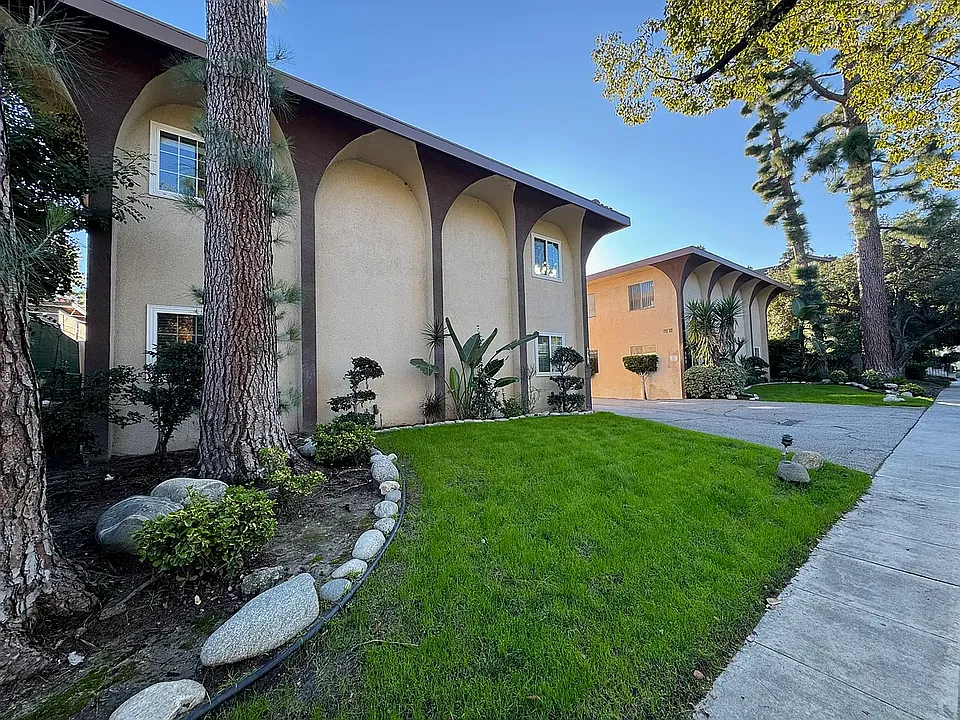 264 Alpine St #1