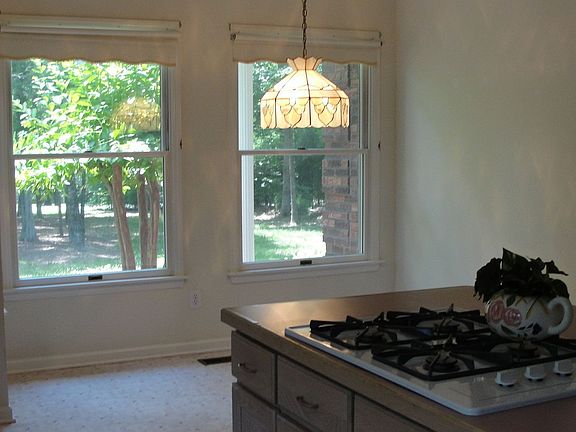 Island & Breakfast Area