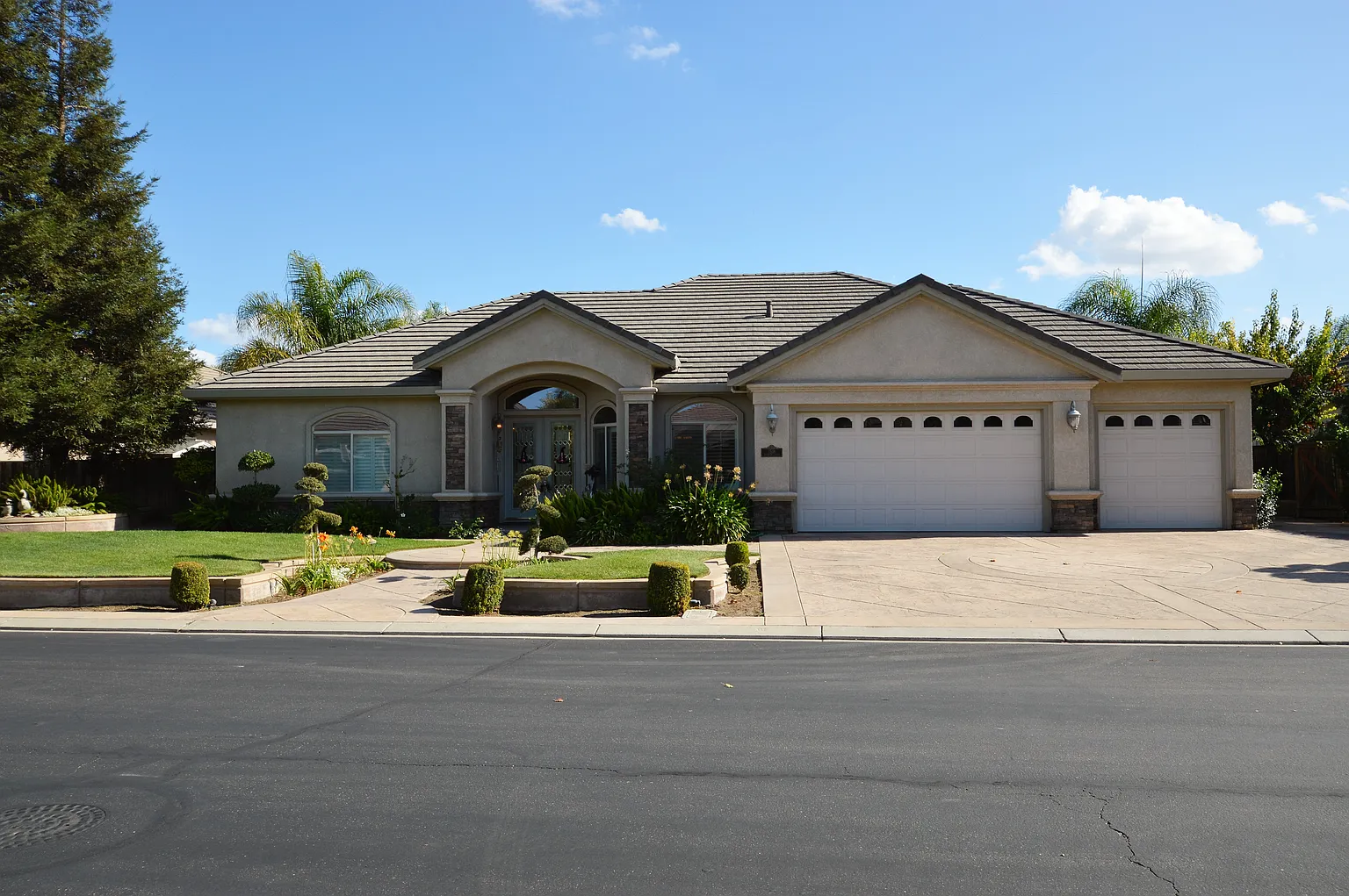 1518 Terracina Cir photo 1