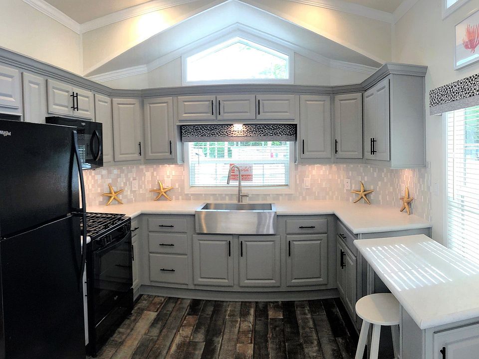2nd image of 179 Saco Ave #L33