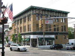 303 Main St APT 3G, Port Washington, NY 11050