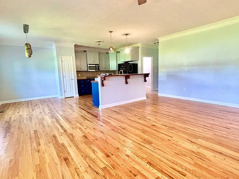 1933 Teesdale Dr — Photo 6