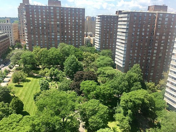 2nd image of 80 La Salle St APT 18H
