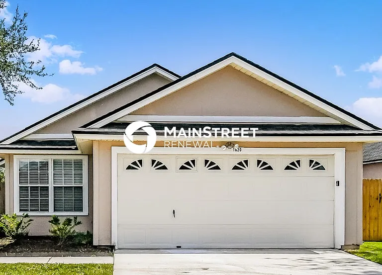 1620 Dartmouth Dr — Photo 1