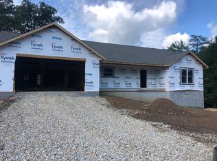 8189 Chief Red Cloud Dr, Crossville, TN 38572