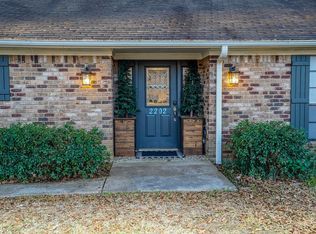 2202 Ventureview St, Palestine, TX 75803