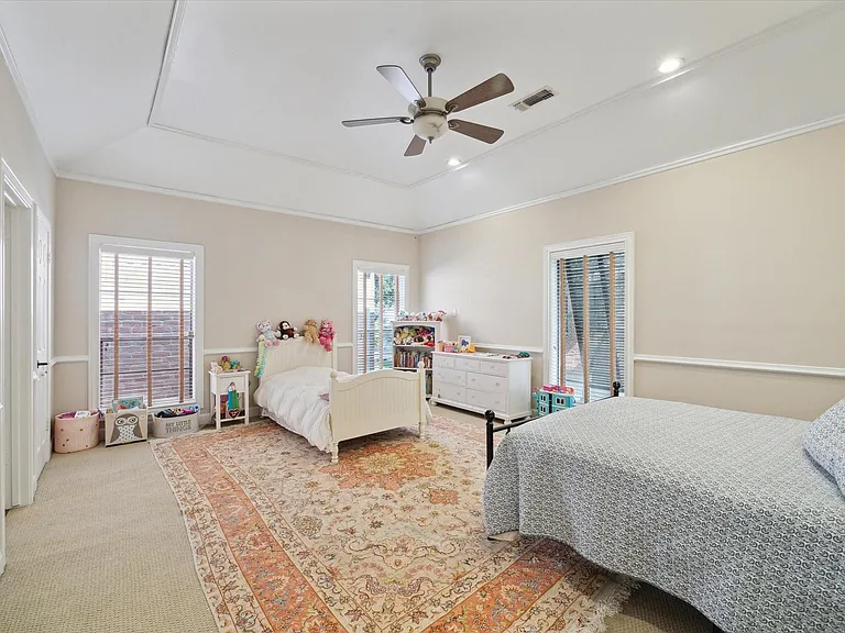6722 Vanderbilt St #2 — Photo 10