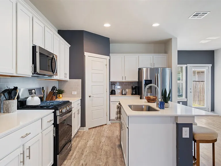 8313 City Top Blvd — Photo 11