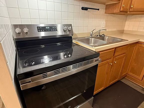 3rd image of 718 Village Ln APT 16