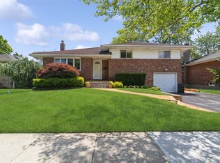 204 Halsey Avenue, Jericho, NY 11753