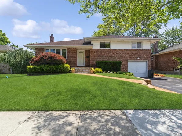 204 Halsey Avenue, Jericho, NY 11753
