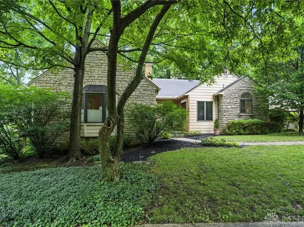 1314 Red Bud Trl, Kettering, OH 45409