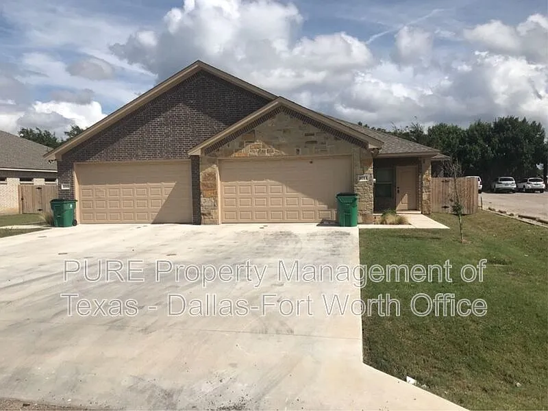 3 bed, 2.0 bath, 1533 sqft, $1,850 — Photo 1