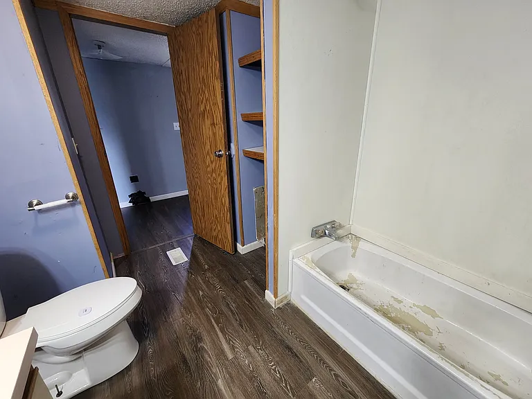 700 W Ridgeway Ave #409 — Photo 12